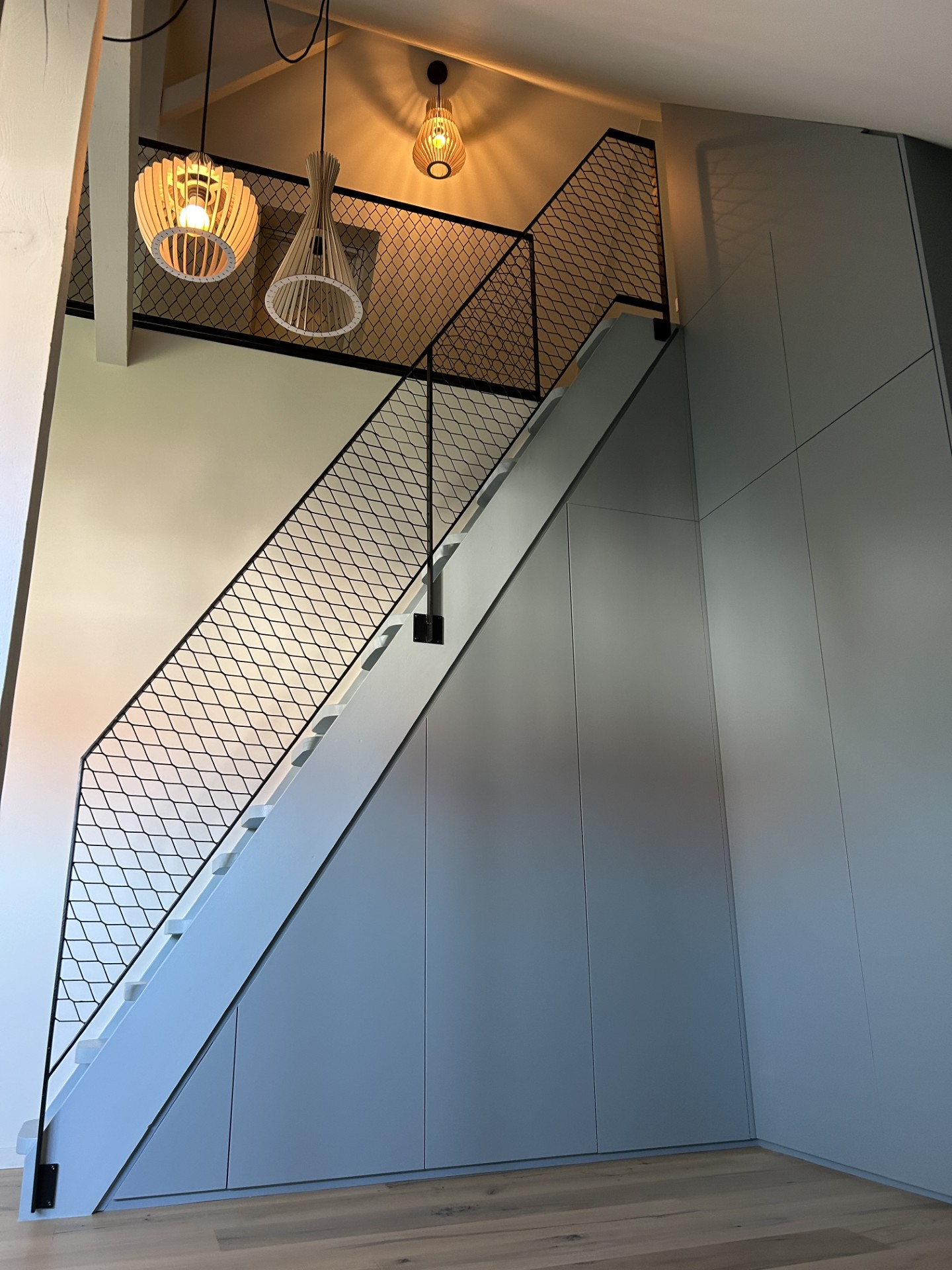 placard sous escalier 2